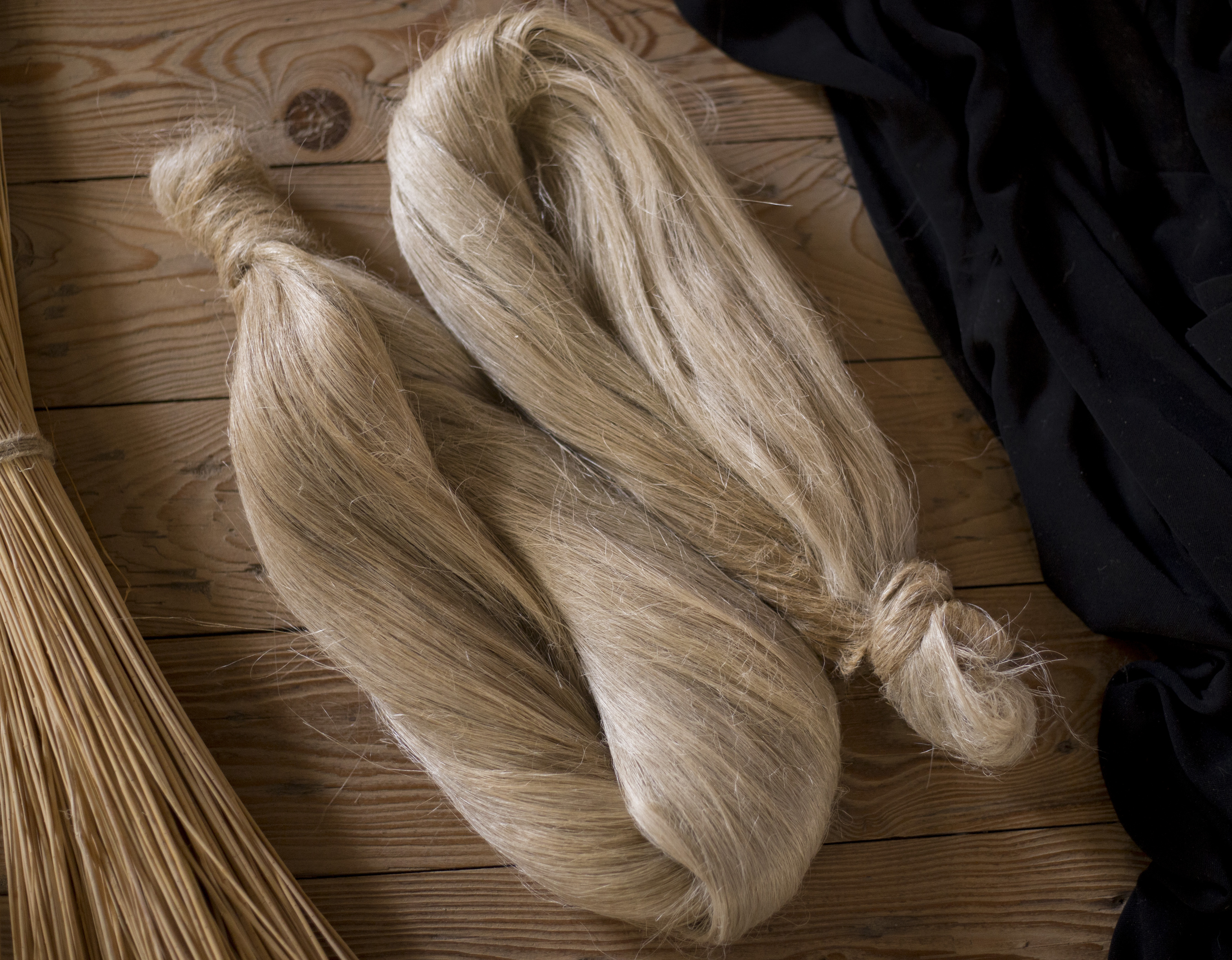 Egyptian hackled flax long fiber — view 1